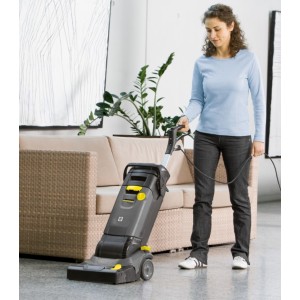 BR 30/4 C (30 cm 200 m²/h 1450 obr.) automat szorujący, profesjonalna szorowarka kompaktowa Karcher 