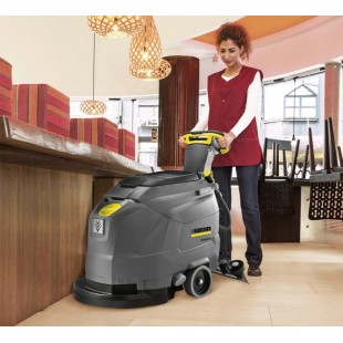 BD 43/25 C Bp szorowarka Karcher + 2x MOCNE AKUMULATORY + Prostownik + Listwa ssąca typu V KOMPLETNY ZESTAW GOTOWY DO PRACY